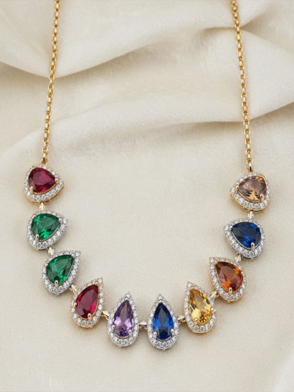 Elarion Veil – The Diamond Echo Necklace