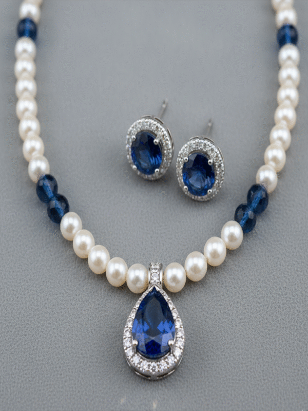 Neravyn Star – The Radiant Crown Necklace