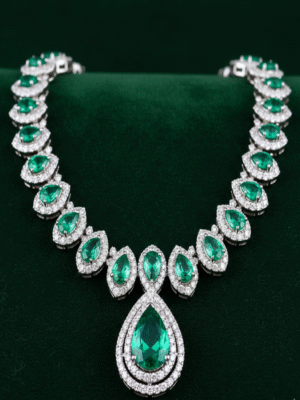 1 (70) Elavine Luxe – The Timeless Aura Necklace
