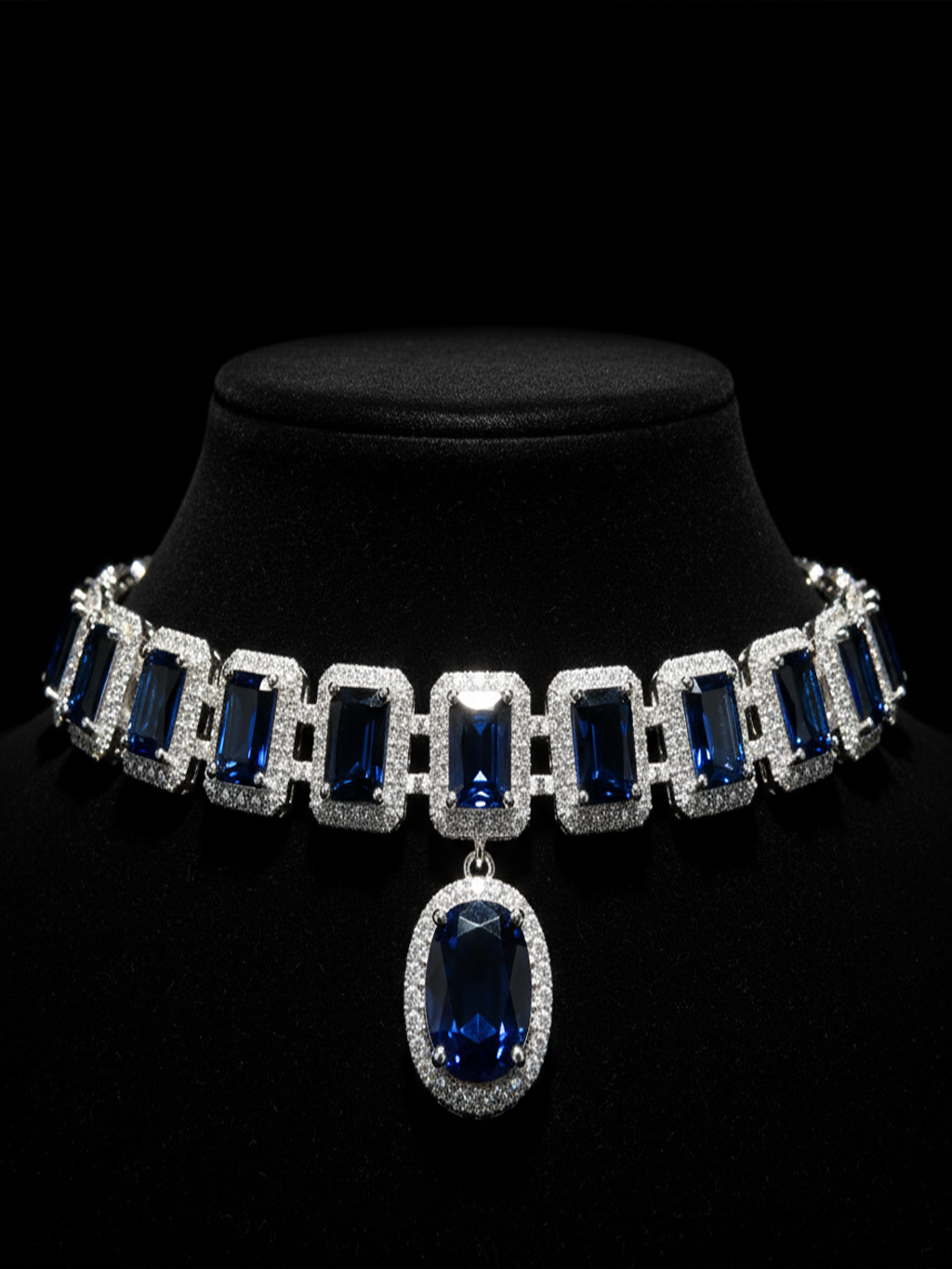 Noirvelle Grace – The Midnight Bloom Necklace